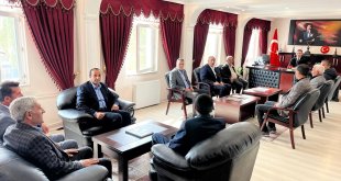 Çaldıran Kaymakamı Bakan, muhtarlarla bir araya geldi