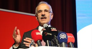 Ulaştırma ve Altyapı Bakanı Uraloğlu, Malatya'da AK Parti Battalgazi İlçe Kongresi'nde konuştu: