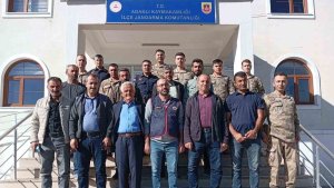 Bingöl'de jandarma ekipleri vatandaşları dolandırıcılık konusunda bilgilendirdi