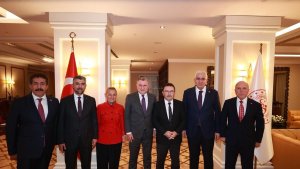 Erzurum heyetinden Bakan Bak'a ziyaret