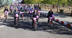 Bingöl'de meme kanseri farkındalığı için bisiklet turu düzenlendi
