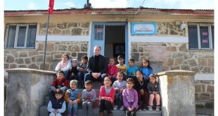 Bulanık Kaymakamı Koşansu, köy okullarını ziyaret etti