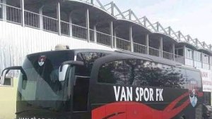 Van Büyükşehir Belediyesi Vanspor FK'den otobüs desteğini kesti