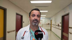 Bağırsak hastalığı nedeniyle yaşama ihtimali düşük olan 6 aylık bebek, ameliyatla sağlığına kavuştu