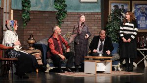 EBB şehir tiyatrosu "Devamsız işler" ile yeni sezona "merhaba" dedi