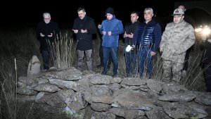 Erzurum Valisi Mustafa Çiftçi, Kargapazarı Şehitliği'ni ziyaret etti