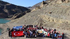 Doğa yürüyüşü ile Cumhuriyet coşkusunu yaşadılar