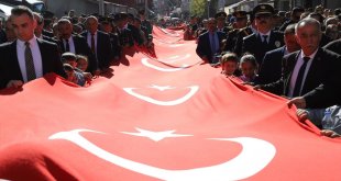 Çukurca'da "Bayrak Yürüyüşü" yapıldı