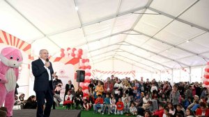 Er, Çocukların neşesine ortak oldu