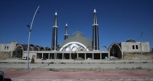 Van'da yapımı devam eden "Tıbbiye Cami ve Külliyesi" için destek bekleniyor