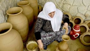 Bitlis'te asırlık çanak çömlek geleneği sürüyor