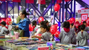 10. Malatya Anadolu Kitap ve Kültür Fuarı yoğun katılımla devam ediyor