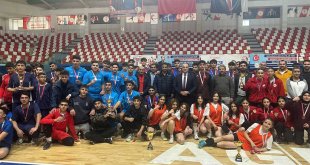Ağrı’da Gençler Hentbol İl Birinciliği Tamamlandı