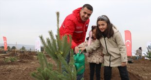 Milli Ağaçlandırma Günü'nde Doğu Anadolu'da fidanlar toprakla buluşturuldu