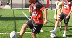 Van'da 90 okula halı saha yapıldı