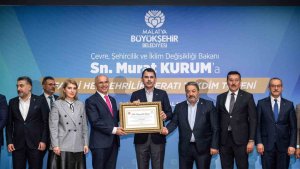 Bakan Kurum: "Deprem bölgesini dünyanın en büyük şantiye alanına dönüştürdük"