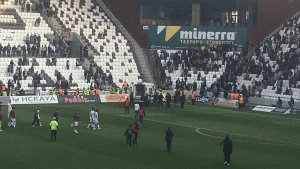 Elazığ Atatürk Stadyumu zemini zarar gördü