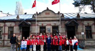 "Damla Gönüllülük Hareketi Projesi" kapsamında öğrenciler Ardahan'ı gezdi