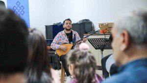 Kardeşlik Korosu çalışmalarını sürdürüyor