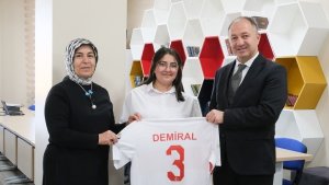 Hayranı olduğu Merih'in formasını 'Yurtlig'den kazandı