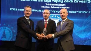FÜ'ye en çok yapay zeka projesi üreten üniversite ödülü verildi