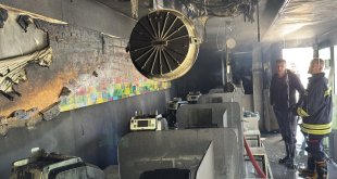 Bingöl'de bir bankanın mobil tırında çıkan yangın söndürüldü