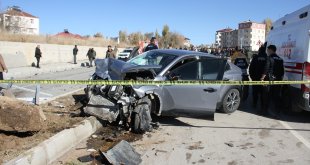 Muş'ta iki otomobilin çarpışması sonucu 1 kişi öldü, 1 kişi yaralandı