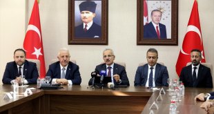 Ulaştırma ve Altyapı Bakanı Uraloğlu, Ardahan'da İl Koordinasyon Toplantısı'nda konuştu: