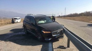 Ağrı'da trafik kazası: 3 yaralı