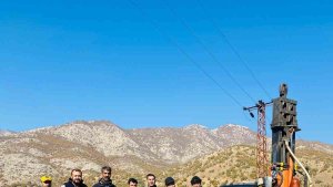 Nehri köyünün yolu çelik bariyerlere kavuştu