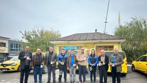 Polisler taksi şoförlerini bilgilendirdi