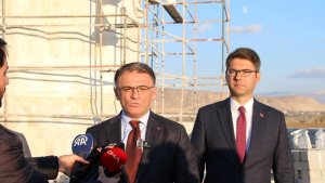 Van depreminde kısmen yıkılan 600 yıllık kümbet restore ediliyor