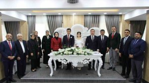 Kartal ve Gül ailesinin mutlu günü