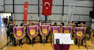 Askeri bando takımı Çukurca'da konser verdi