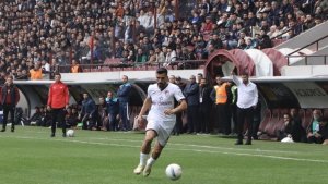 Elazığsporlu Burhan'ın ön çapraz bağı koptu, sezonu kapattı