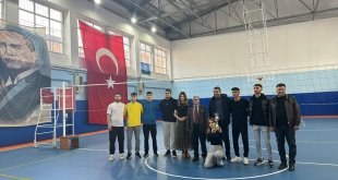 Keban Meslek Yüksekokulu öğrencileri voleybol turnuvasında yarıştı