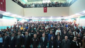 Türkiye'nin ilk astronotu Alper Gezeravcı Muş'ta öğrencilerle buluştu