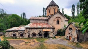 Bağbaşı Taş Camii görenleri büyülüyor