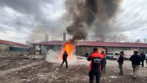 Kars'ta polise afet farkındalık ve yangın eğitimi verildi