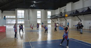 Tatvan'da "Yıldız Kızlar Voleybol İl Birinciliği Yarışması" yapıldı