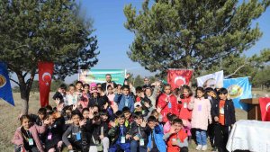 Ağrı'da velilerden öğretmenlere anlamlı Öğretmenler Günü hediyesi