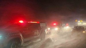 Malatya'da karda mahsur kalan araçlar kurtarılıyor