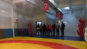 Okulda güreş salonu açtılar
