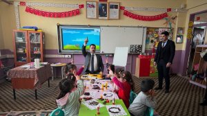 Kaymakam Karali köy okullarını ziyaret etti