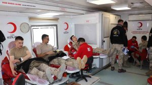 Mehmetçik kan bağışında bulundu