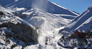 Kayak sezonunun başladığı Palandöken'de kış turizmi hareketlendi
