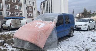 Doğu Anadolu'da göletler dondu, ev, iş yeri ve araçların camları buz tuttu