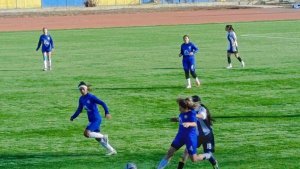 Ağrı ASPGSK Kadın Futbol Takımı, Erzincan Gençler Gücü'nü 2-0 mağlup ederek liderliğini sürdürdü