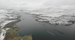 Malatya'da karla kaplanan Sürgü Barajı dronla görüntülendi