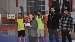 Bulanık'ta 'Ayak Tenisi Turnuvası' başladı